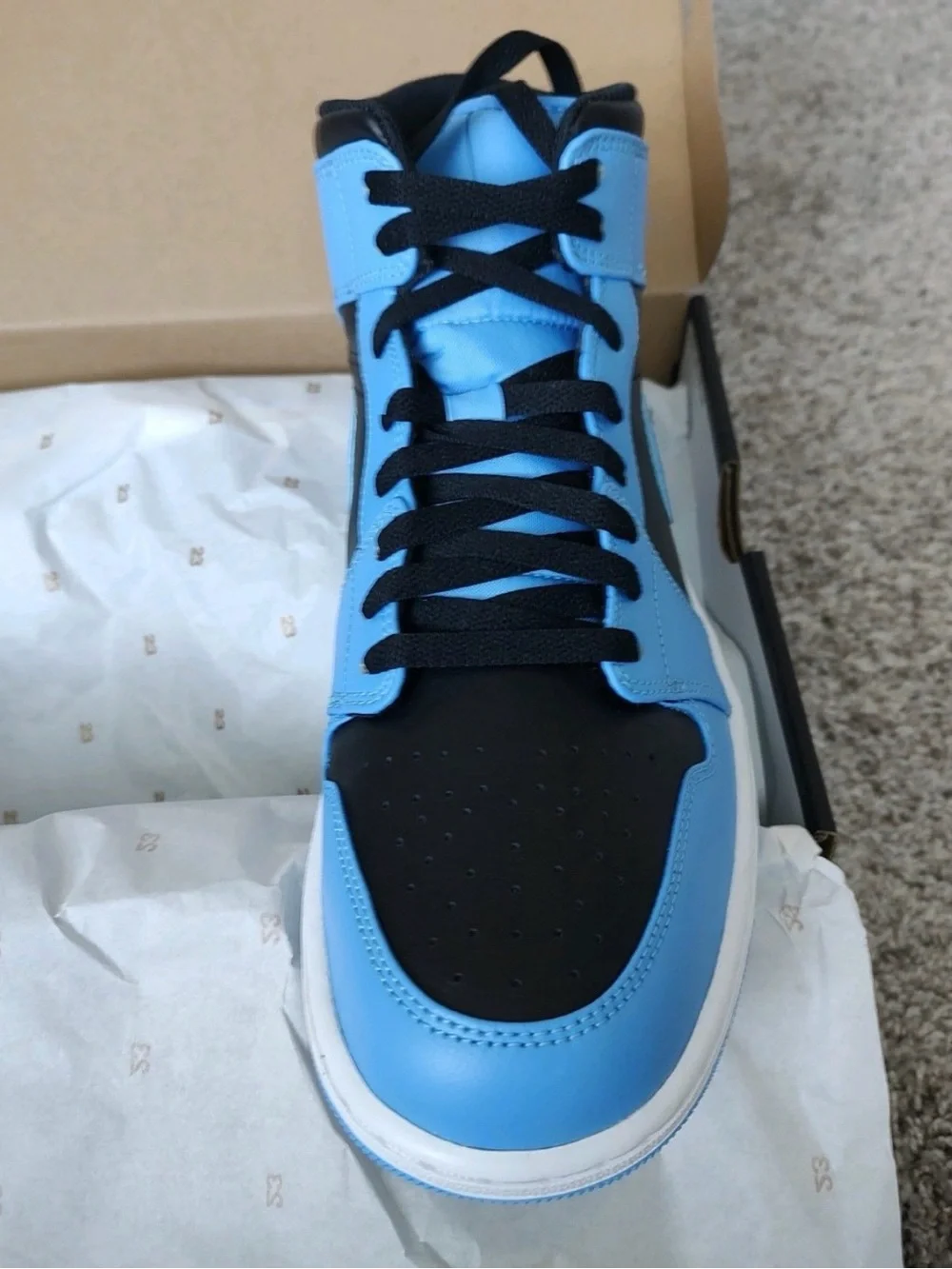 Nike Air Jordan 1 Mid Men’s Shoes size 10.5 NEW